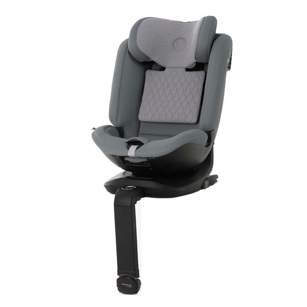 Η φωτογραφία δείχνει Γνωρίστε το Motion 2 – τη δεύτερη γενιά του Motion All Size 360, που πέτυχε την υψηλότερη βαθμολογία σε όλες τις κατηγορίες παιδικών καθισμάτων από τον ανεξάρτητο οργανισμό δοκιμών ADAC.