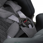 Η φωτογραφία δείχνει Γνωρίστε το Motion 2 – τη δεύτερη γενιά του Motion All Size 360, που πέτυχε την υψηλότερη βαθμολογία σε όλες τις κατηγορίες παιδικών καθισμάτων από τον ανεξάρτητο οργανισμό δοκιμών ADAC.