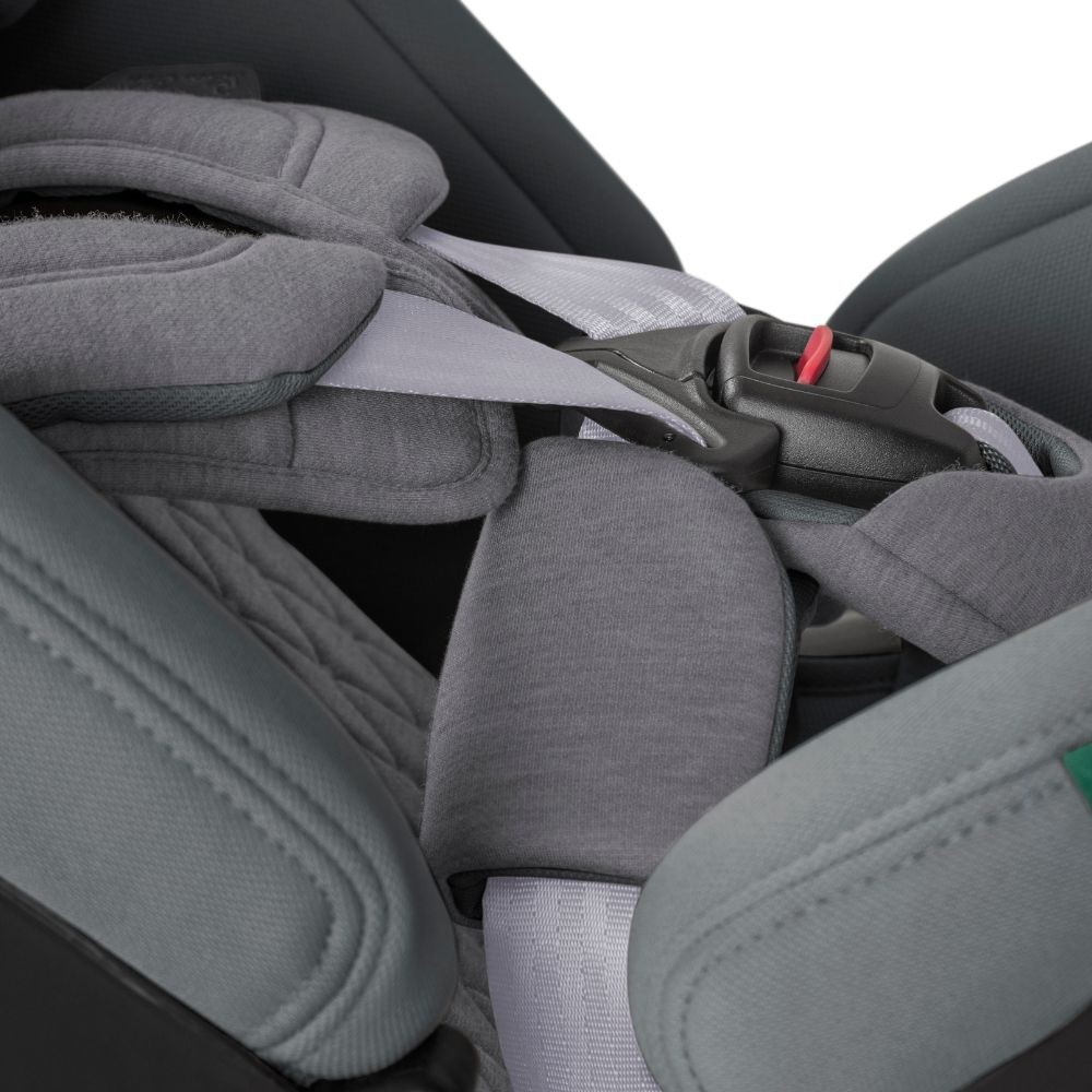 Η φωτογραφία δείχνει Γνωρίστε το Motion 2 – τη δεύτερη γενιά του Motion All Size 360, που πέτυχε την υψηλότερη βαθμολογία σε όλες τις κατηγορίες παιδικών καθισμάτων από τον ανεξάρτητο οργανισμό δοκιμών ADAC.