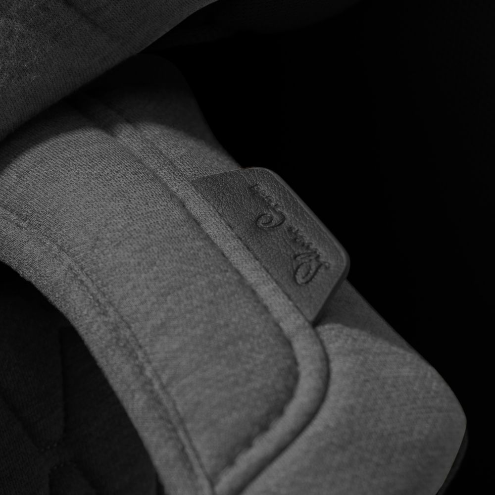 Η φωτογραφία δείχνει Γνωρίστε το Motion 2 – τη δεύτερη γενιά του Motion All Size 360, που πέτυχε την υψηλότερη βαθμολογία σε όλες τις κατηγορίες παιδικών καθισμάτων από τον ανεξάρτητο οργανισμό δοκιμών ADAC.