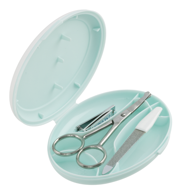 Bebejou Μανικιούρ set Lou-Lou Με το Σετ Μανικιούρ Bebe jou προστατεύετε το μωράκι σας από τυχόν τραυματισμούς ,αφού σας βοηθάει να κόψετε και να περιποιηθείτε τα νυχάκια του μωρού σας!!! Το σετ περιλαμβάνει λίμα, νυχοκόπτη και ψαλιδάκι ασφαλείας ειδικά κατασκευασμένα για τα μικρά νυχάκια των μι