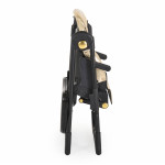 Η φωτογραφία δείχνει Το παιδικό καρεκλάκι Tiramisu μετατρέπεται σε κανονικό κάθισμα αποσπώντας το κάθισμα.