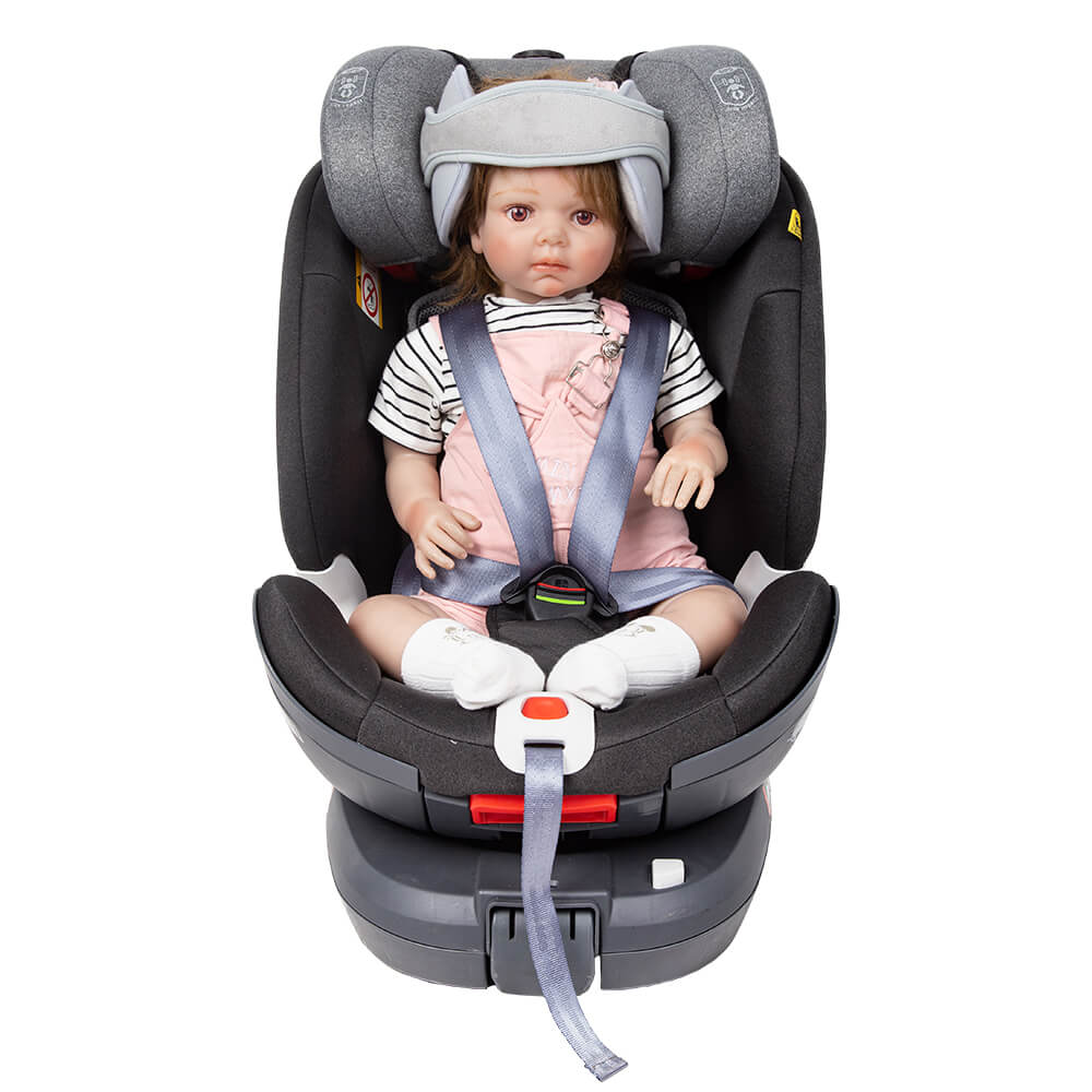 Η φωτογραφία δείχνει Στήριγμα κεφαλής παιδικού καθίσματος αυτοκινήτου, σχεδιασμένο για να κρατά το κεφάλι ενός παιδιού σε άνετη και ασφαλή θέση ενώ κάθεται, εμποδίζοντας το κεφάλι του να πέσει προς τα εμπρός κατά τη διάρκεια του ύπνου και εξασφαλίζοντας μια ασφαλέστερη και πιο άνετη διαδρομή.