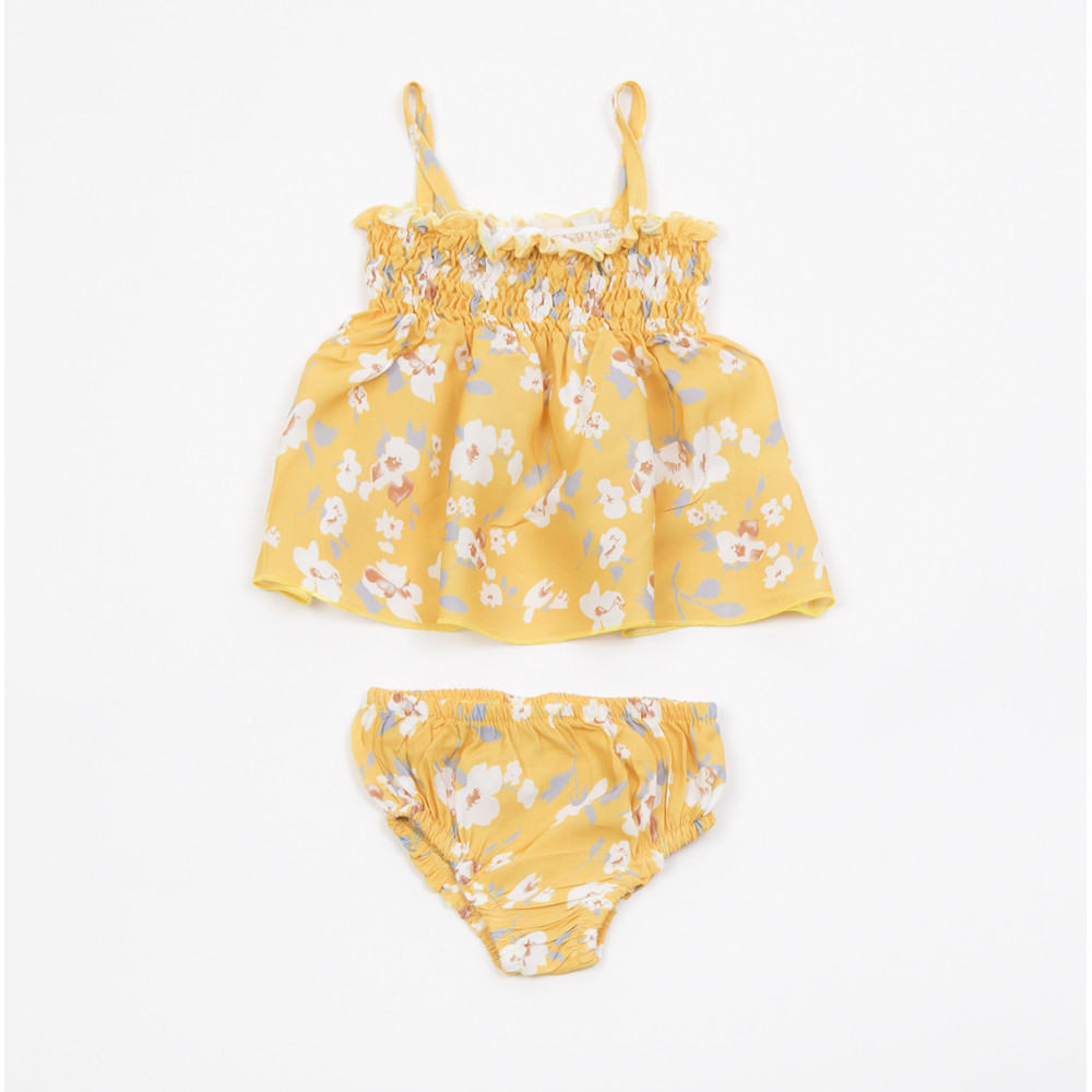 ΠΑΙΔΙΚΟ ΣΕΤ ΓΙΑ ΚΟΡΙΤΣΙ ΑΠΟ ΤΗΝ ΕΤΑΙΡΕΙΑ TRAXΠεριλαμβάνει :Μπλούζα ΒρακάκιΣύνθεση: 100% ΒαμβάκιΕλληνικής κατασκευής