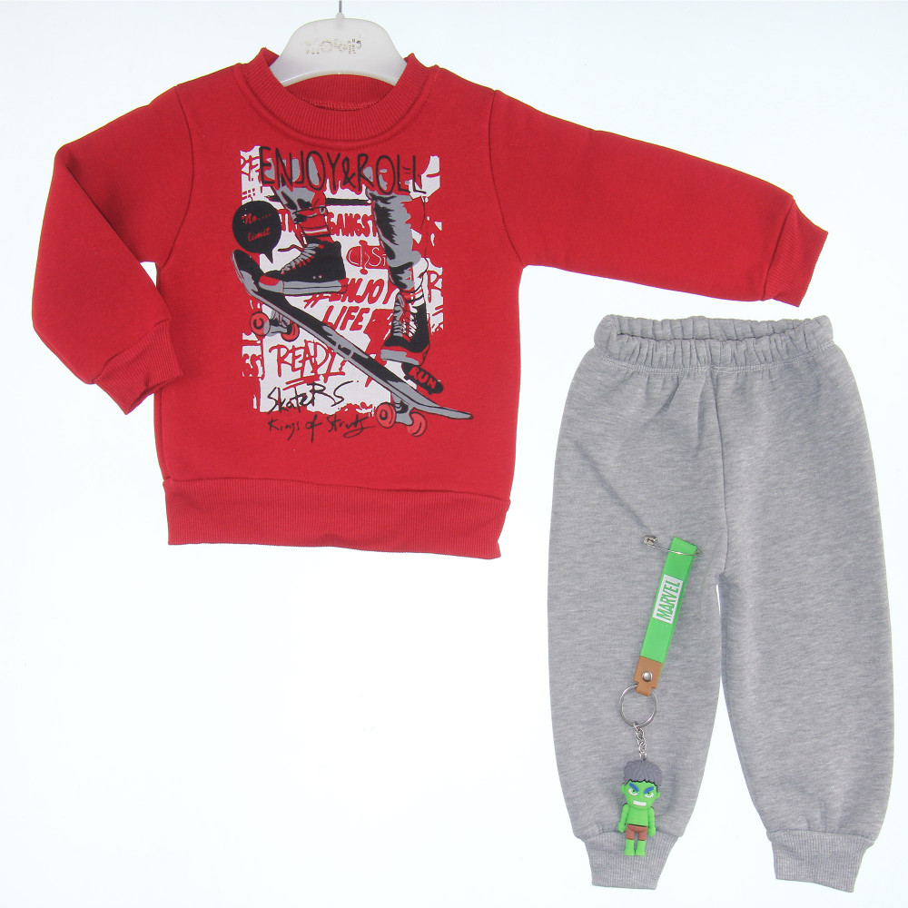 Η φωτογραφία δείχνει ΠΑΙΔΙΚΟ ΣΕΤ ΓΙΑ ΑΓΟΡΙΜπλούζα-φούτερ μακρυμάνικη με στρογγυλή λαιμόκοψη.