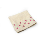 Η φωτογραφία δείχνει DIMCOL ΠΕΤΣΕΤΑ ΠΡΟΣΩΠΟΥ ΜΕ ΚΕΝΤΗΜΑ ΑΝΘΑΚΙ 450 GSM 50x90CM 100% COTTON ΕΚΡΟΥ.