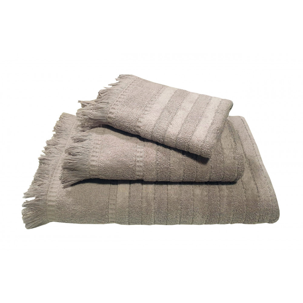 Η φωτογραφία δείχνει 1 πετσέτα σώματος πεννιέ ζακάρ 550gr/m2 70×140