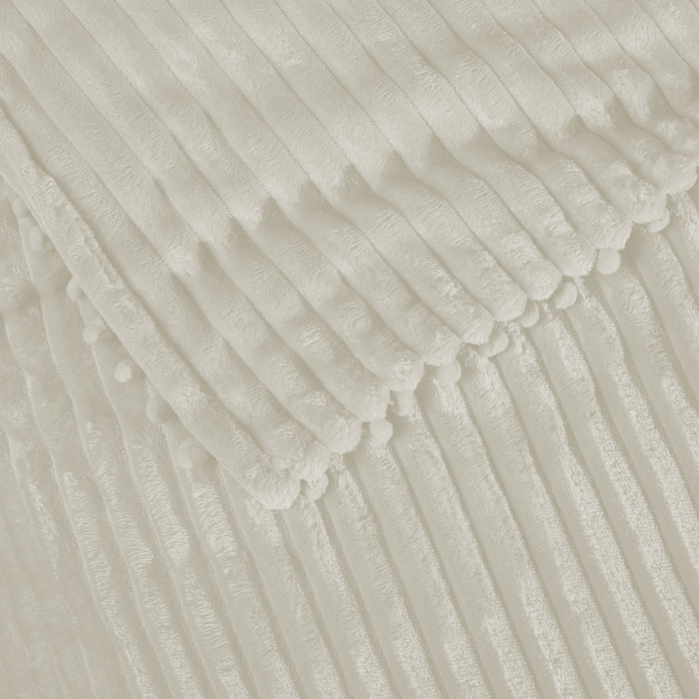 Κουβέρτα μονόχρωμη fleece με πομ-πομ.