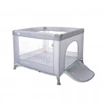 Η φωτογραφία δείχνει Παρκοκρέβατο της εταιρείας Lorelli κατάλληλο για βάρος εως και τα 15 κιλάΔιαθέτει λεπτό στρωματάκι παιχνιδιούΜε πλαϊνό άνοιγμα με φερμουάρ για εύκολη είσοδο και έξοδο του παιδιούΑναδιπλούμενο σε συμπαγές μέγεθοςΜε σύστημα διπλώματος διπλής ασφαλείαςΕξαιρετικά εύκολο στη μεταφορά